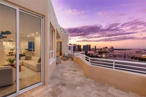 $4,995,000 | 808 Brickell Key Drive, Unit 3901, Miami, FL 33131