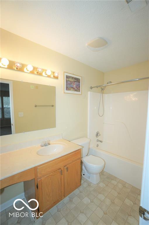 2420 Treasury Row Indianapolis, IN 46229 - Photo 12 of 15