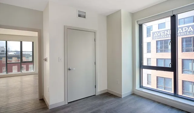 $5,115 | 1 Canal Street, Unit 926, Boston, MA 02114