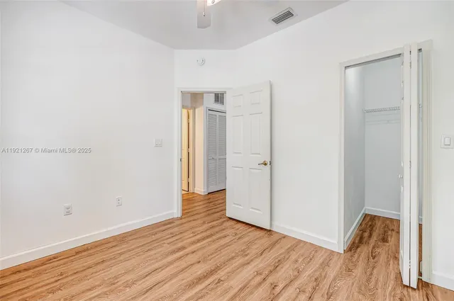 a picture of a bench in room