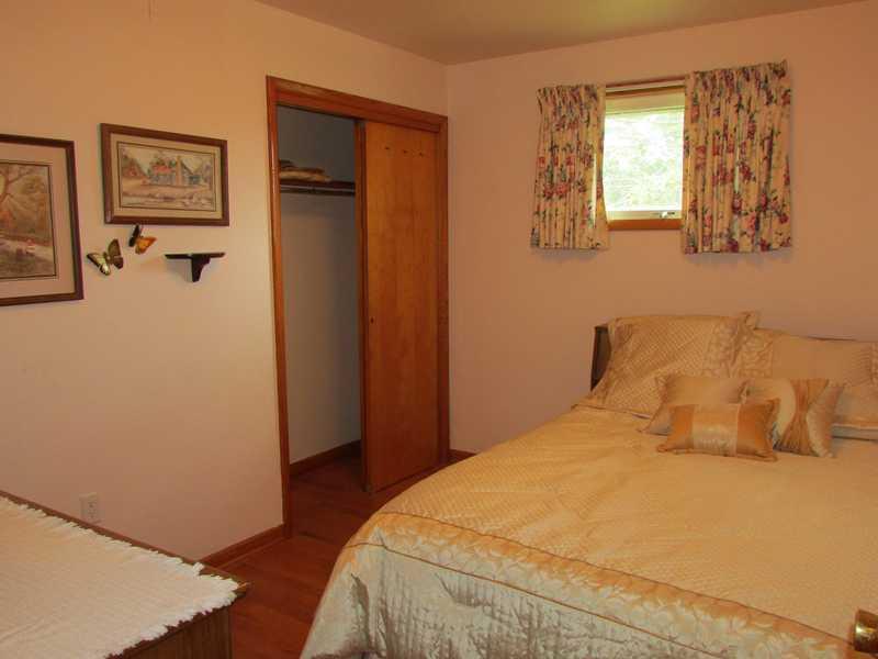 711 West Old Rte 422 Butler, PA 16001 - Photo 6 of 13 Bedroom.