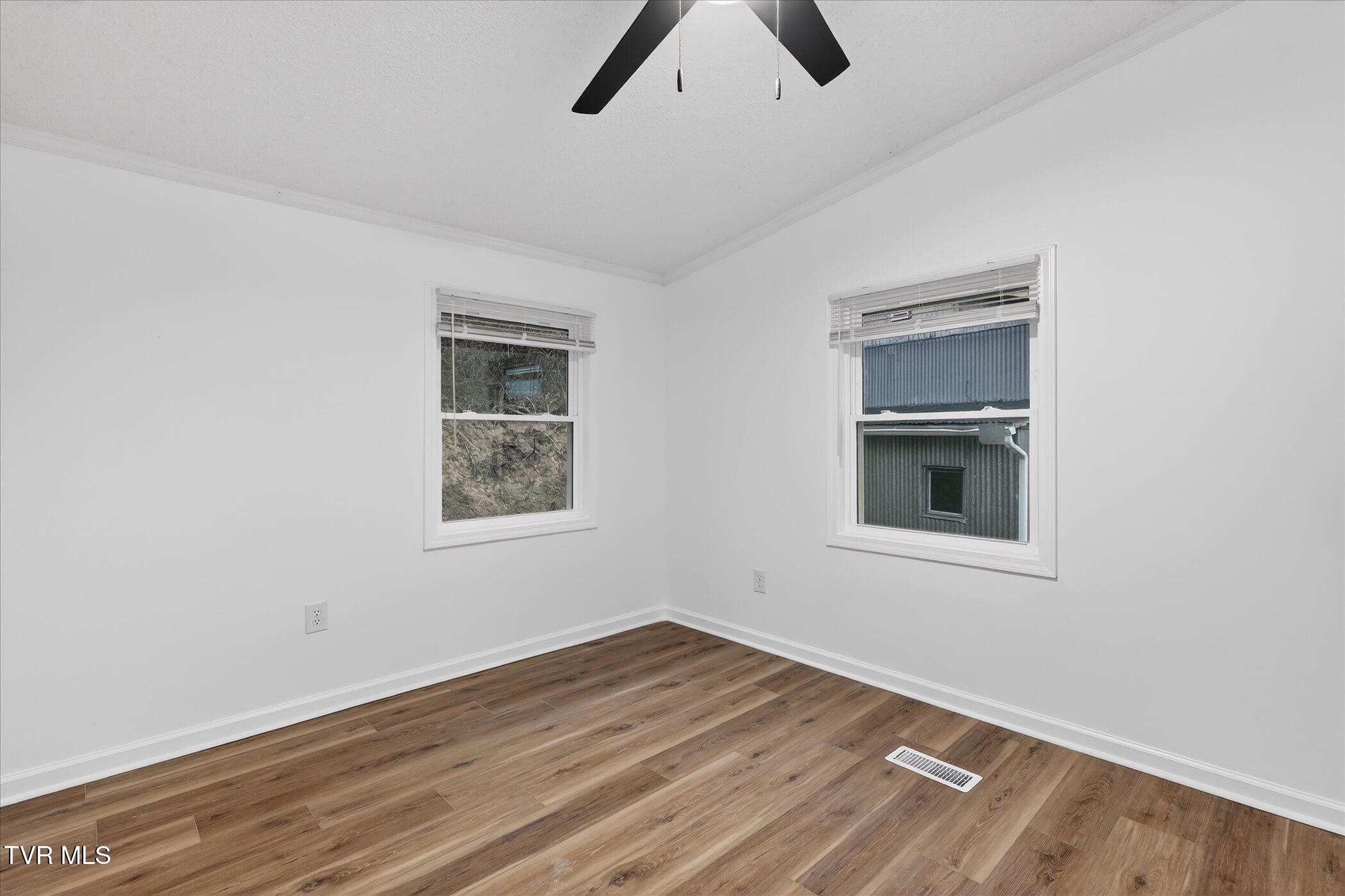 10657 Oak Grove Road Bristol, VA 24202 - Photo 19 of 46 20-10657-Oak-Grove-Rd-Bristol-VA-24202-W