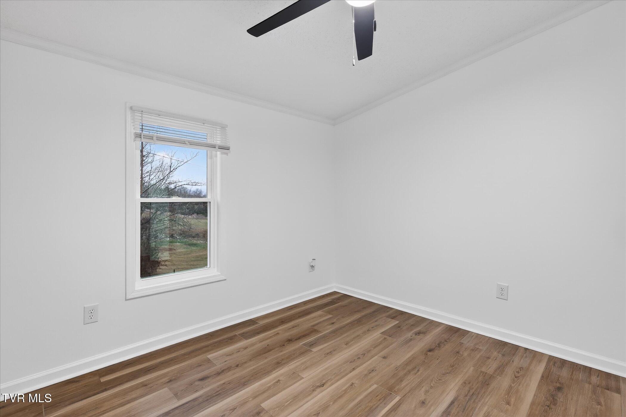10657 Oak Grove Road Bristol, VA 24202 - Photo 20 of 46 21-10657-Oak-Grove-Rd-Bristol-VA-24202-W