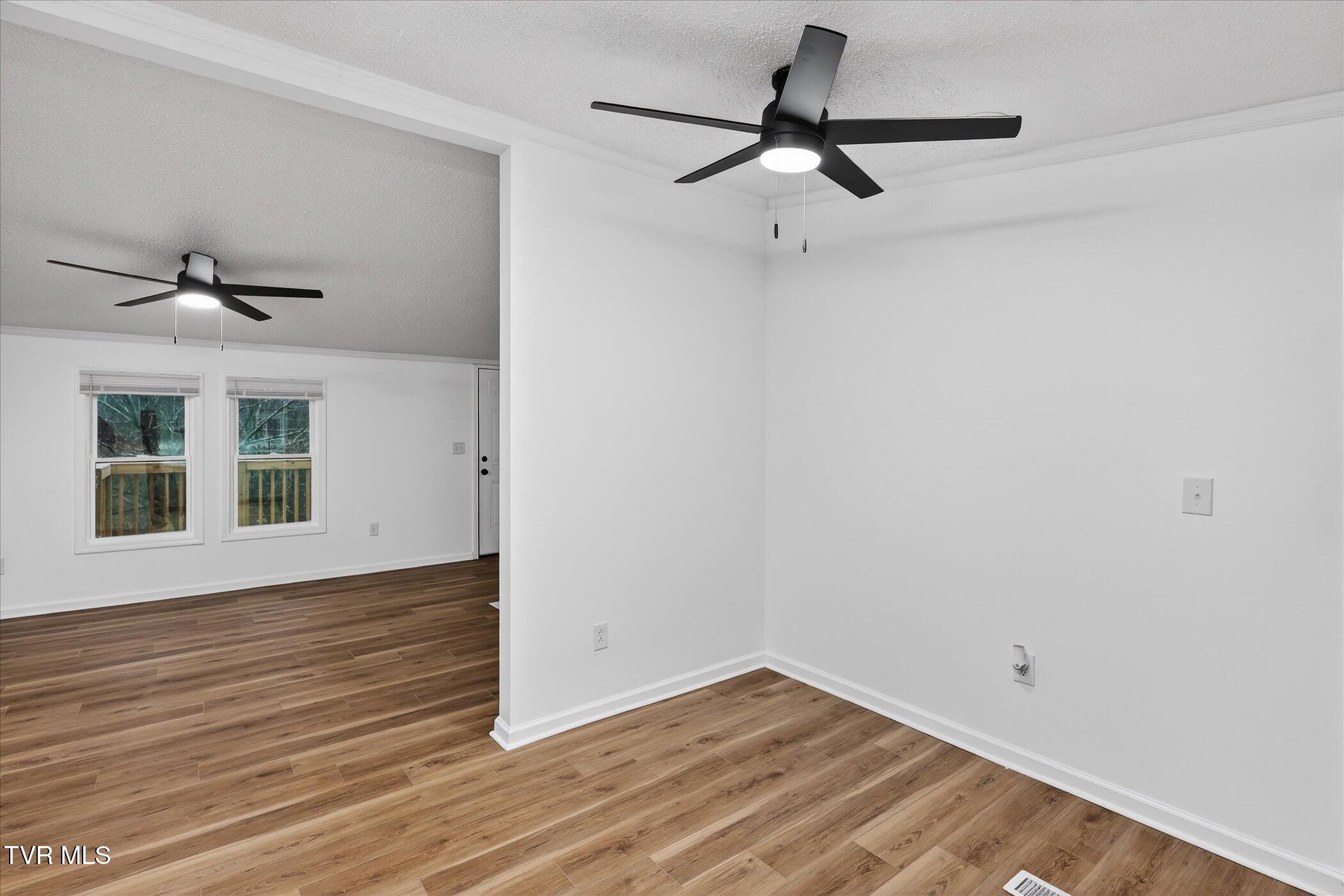 10657 Oak Grove Road Bristol, VA 24202 - Photo 23 of 46 16-10657-Oak-Grove-Rd-Bristol-VA-24202-W