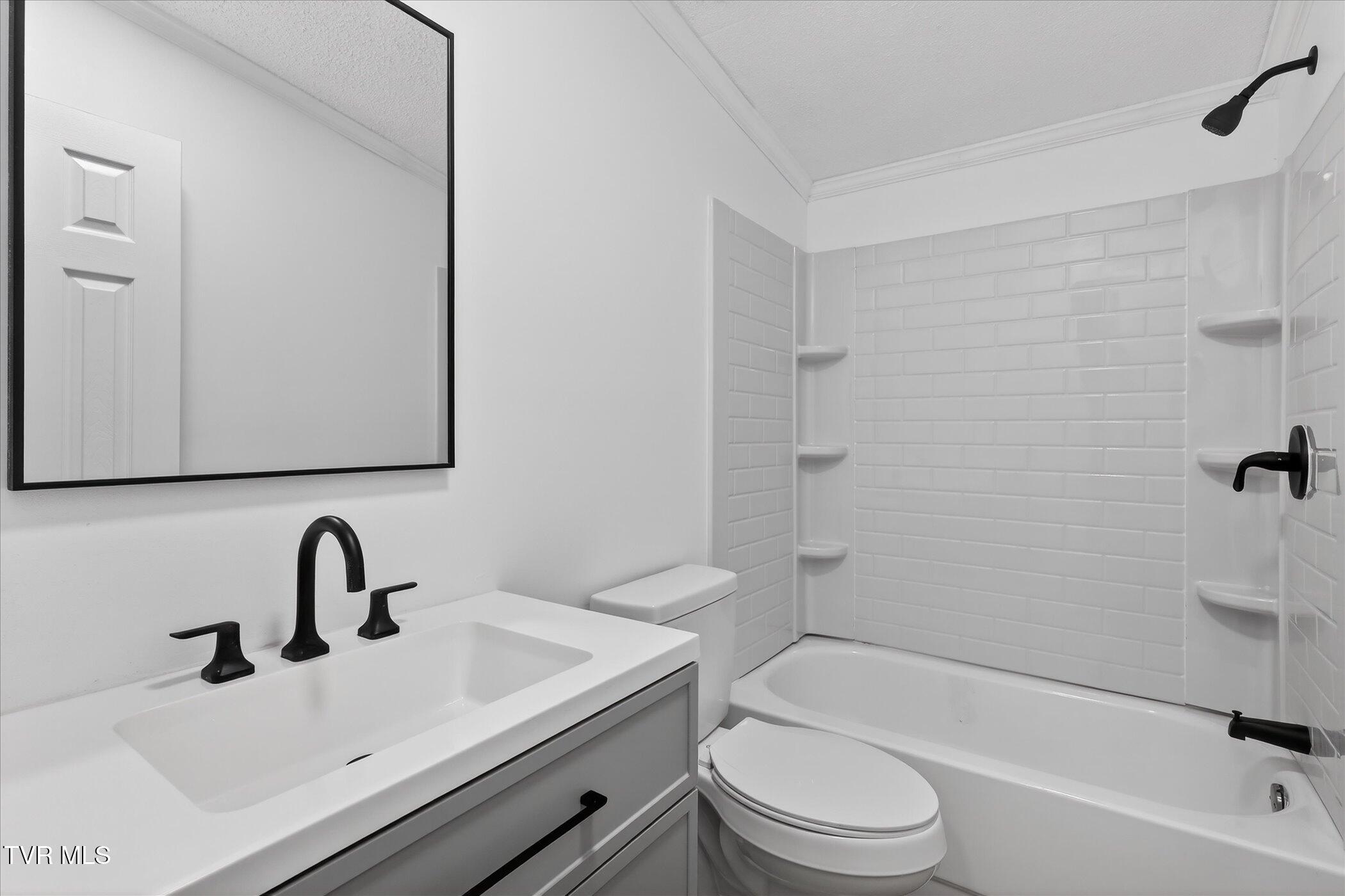 10657 Oak Grove Road Bristol, VA 24202 - Photo 24 of 46 17-10657-Oak-Grove-Rd-Bristol-VA-24202-W