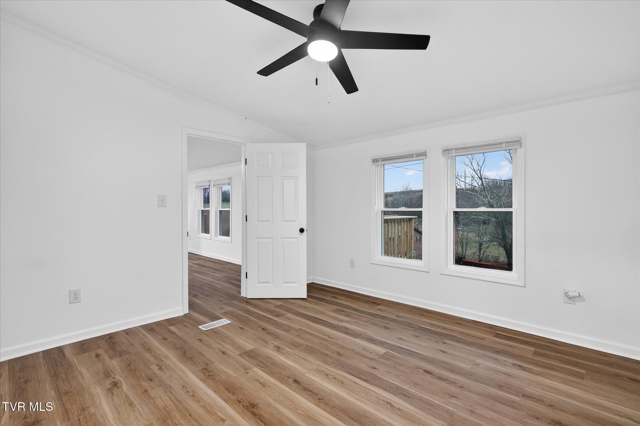 10657 Oak Grove Road Bristol, VA 24202 - Photo 26 of 46 06-10657-Oak-Grove-Rd-Bristol-VA-24202-W