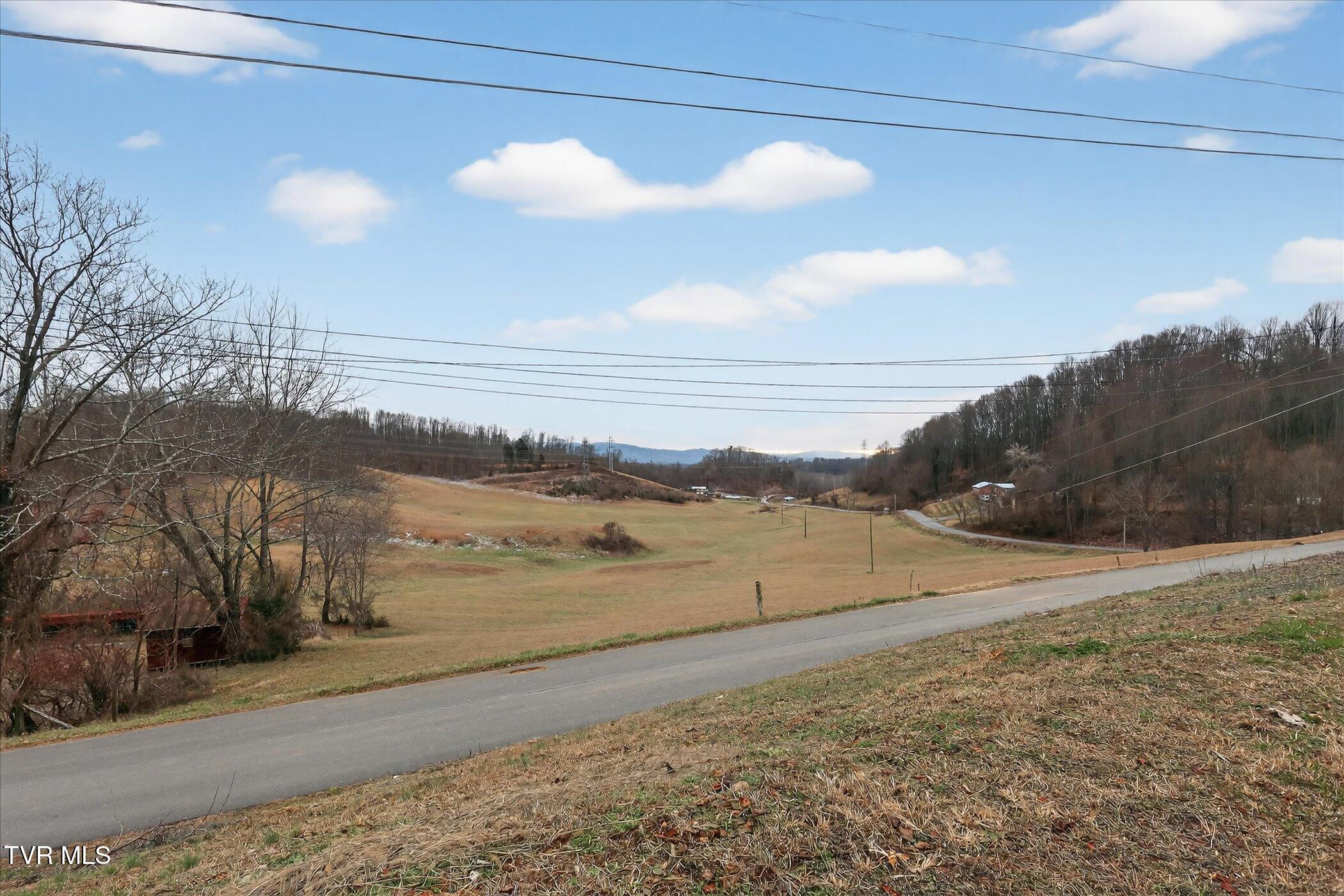 10657 Oak Grove Road Bristol, VA 24202 - Photo 10 of 46 29-10657-Oak-Grove-Rd-Bristol-VA-24202-W