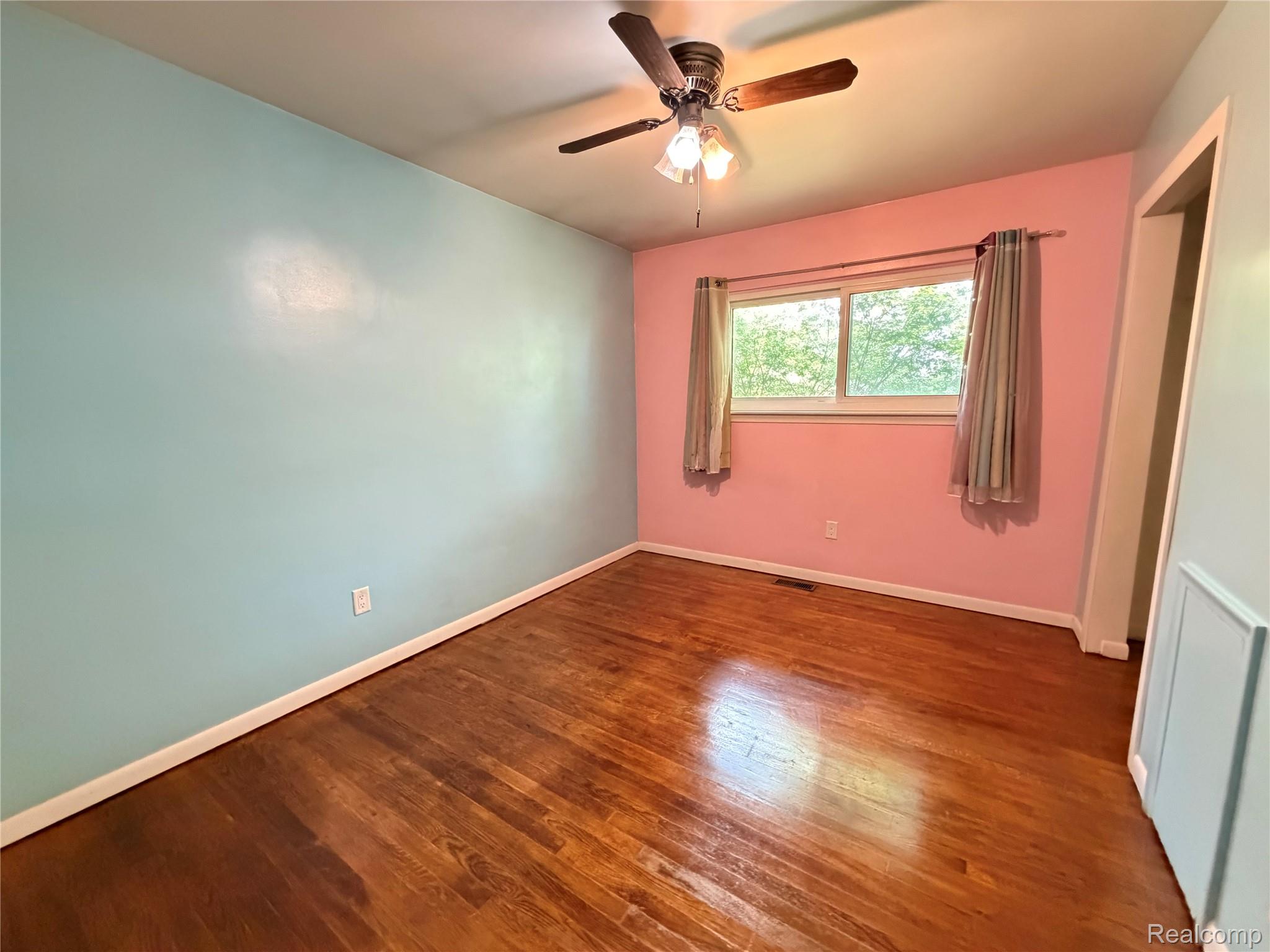 1861 Grange Road Trenton, MI 48183 - Photo 25 of 36 IMG_3615.jpeg
