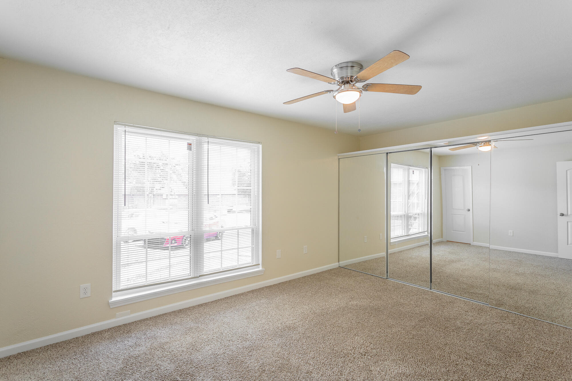 900 Mountain Creek Road, Unit Q263 Chattanooga, TN 37405 - Photo 16 of 36 900 Mountain Creek Road Unit Q263 HD-19