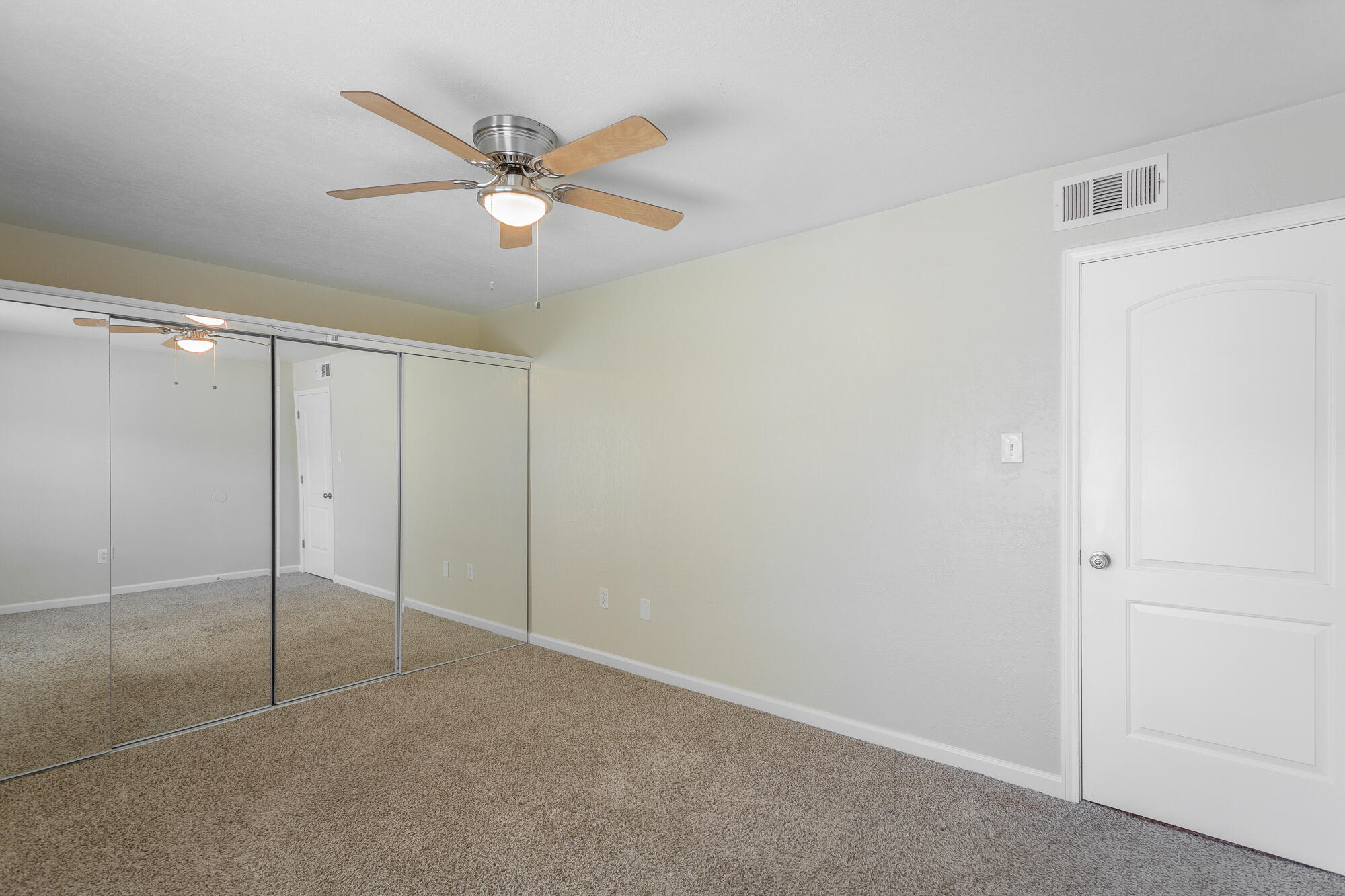 900 Mountain Creek Road, Unit Q263 Chattanooga, TN 37405 - Photo 17 of 36 900 Mountain Creek Road Unit Q263 HD-20