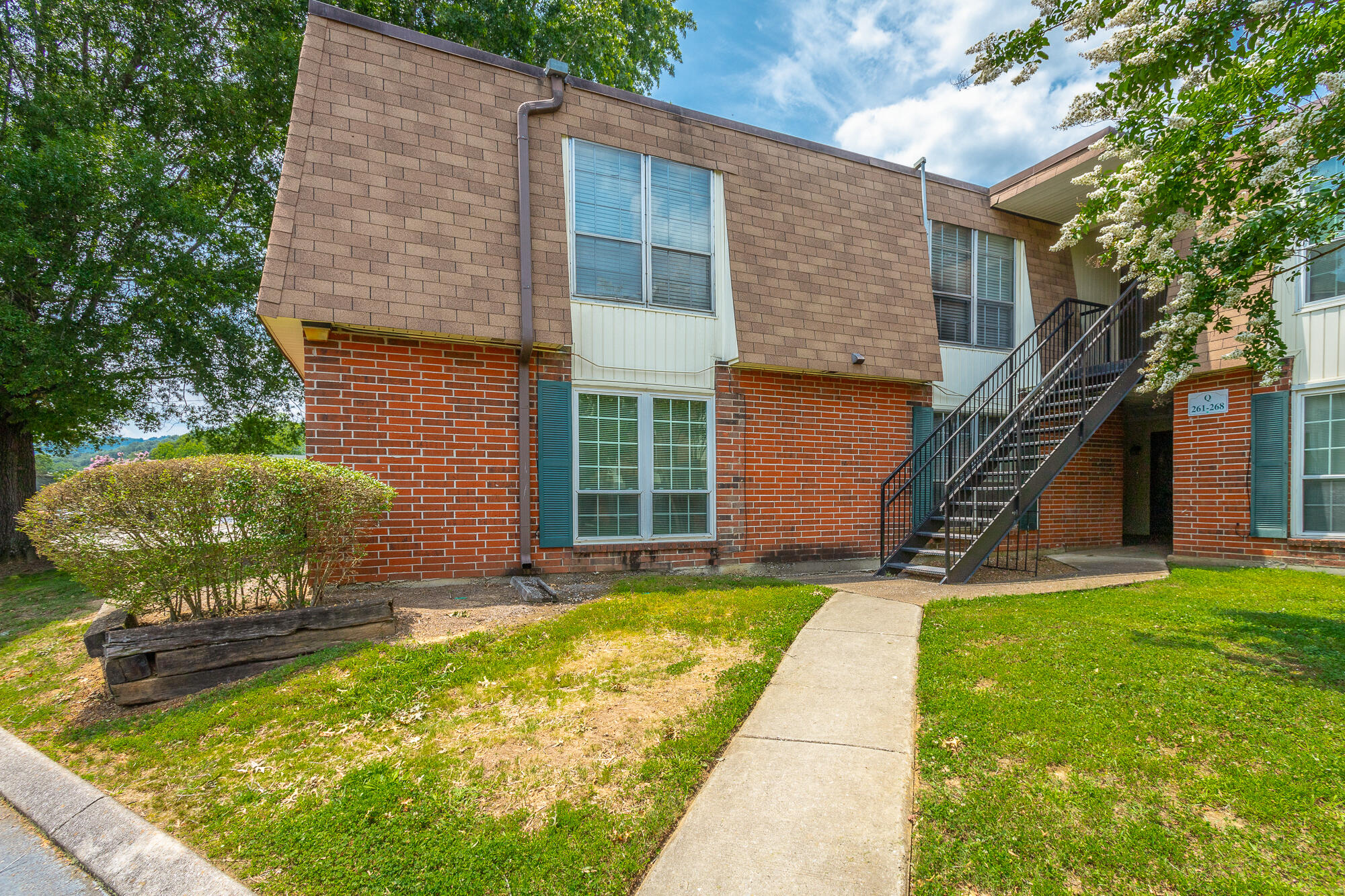 900 Mountain Creek Road, Unit Q263 Chattanooga, TN 37405 - Photo 2 of 36 900 Mountain Creek Road Unit Q263 HD-32