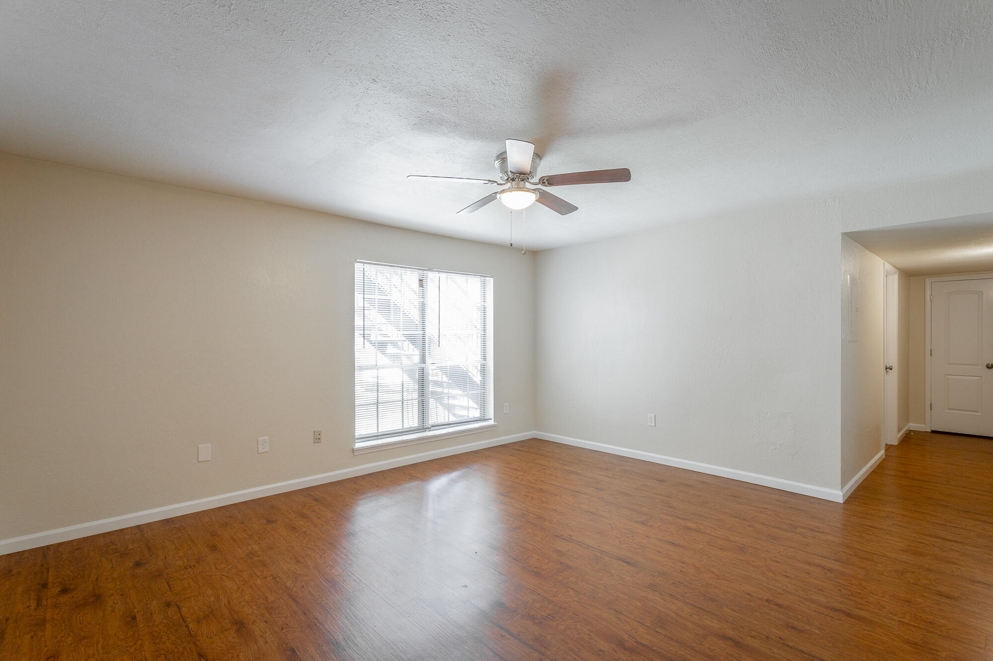 900 Mountain Creek Road, Unit Q263 Chattanooga, TN 37405 - Photo 4 of 36 900 Mountain Creek Road Unit Q263 HD-1