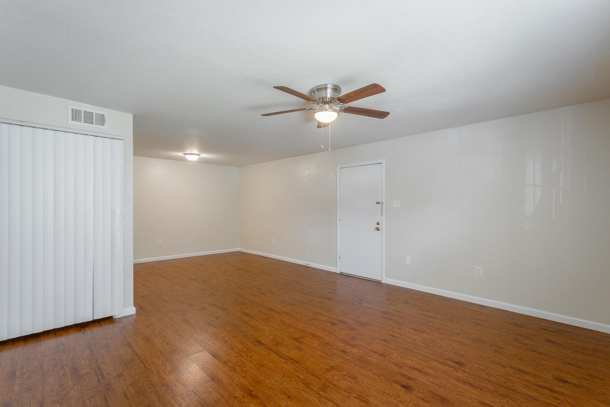 900 Mountain Creek Road, Unit Q263 Chattanooga, TN 37405 - Photo 6 of 36 900 Mountain Creek Road Unit Q263 HD-3