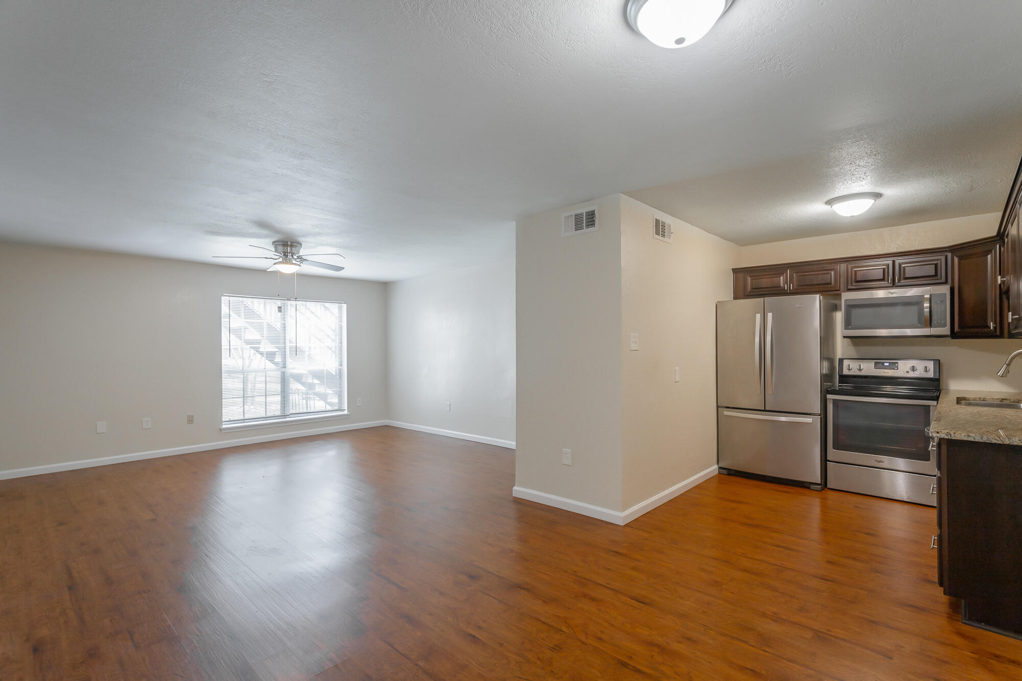 900 Mountain Creek Road, Unit Q263 Chattanooga, TN 37405 - Photo 8 of 36 900 Mountain Creek Road Unit Q263 HD-8