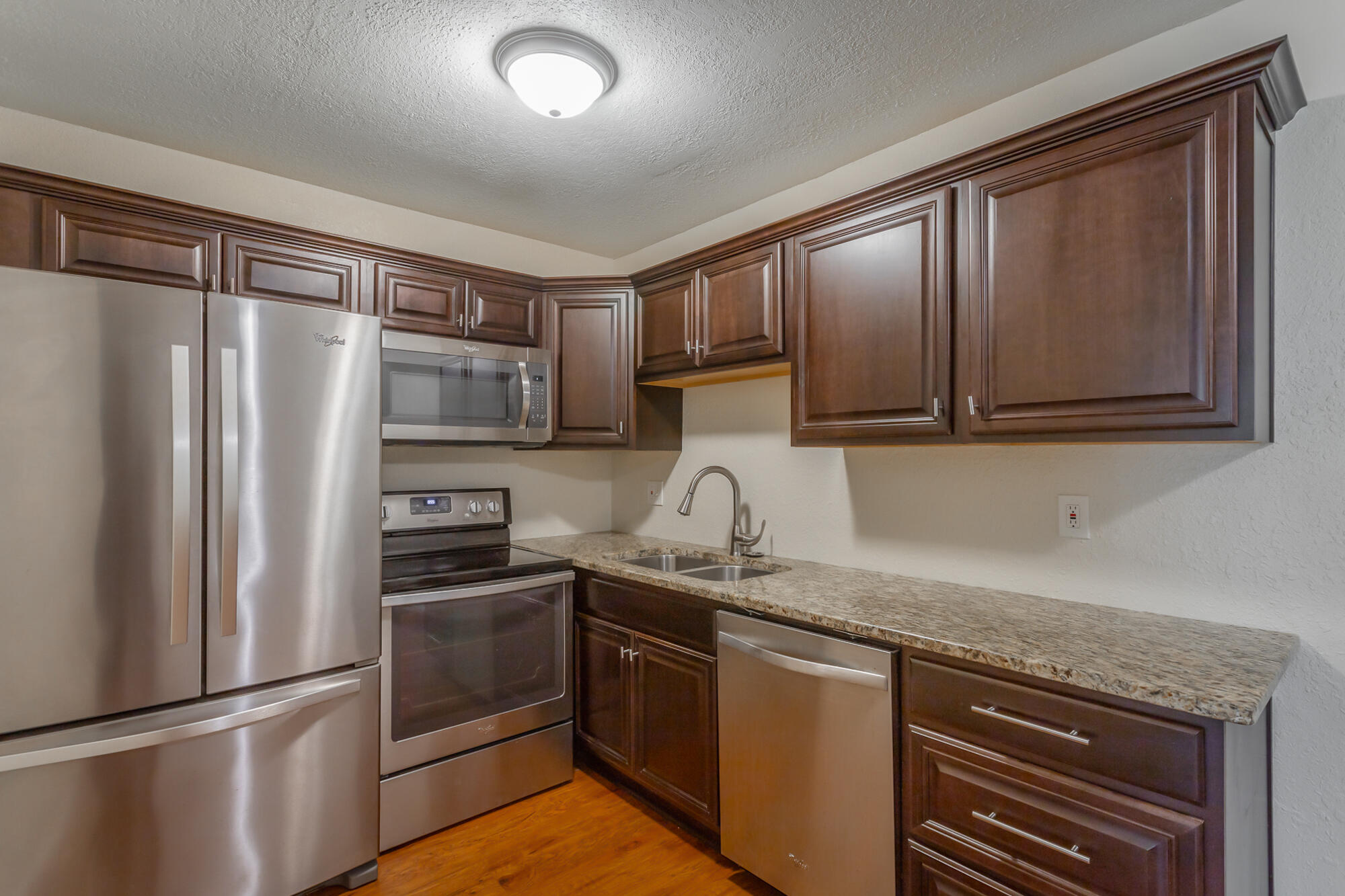 900 Mountain Creek Road, Unit Q263 Chattanooga, TN 37405 - Photo 9 of 36 900 Mountain Creek Road Unit Q263 HD-11
