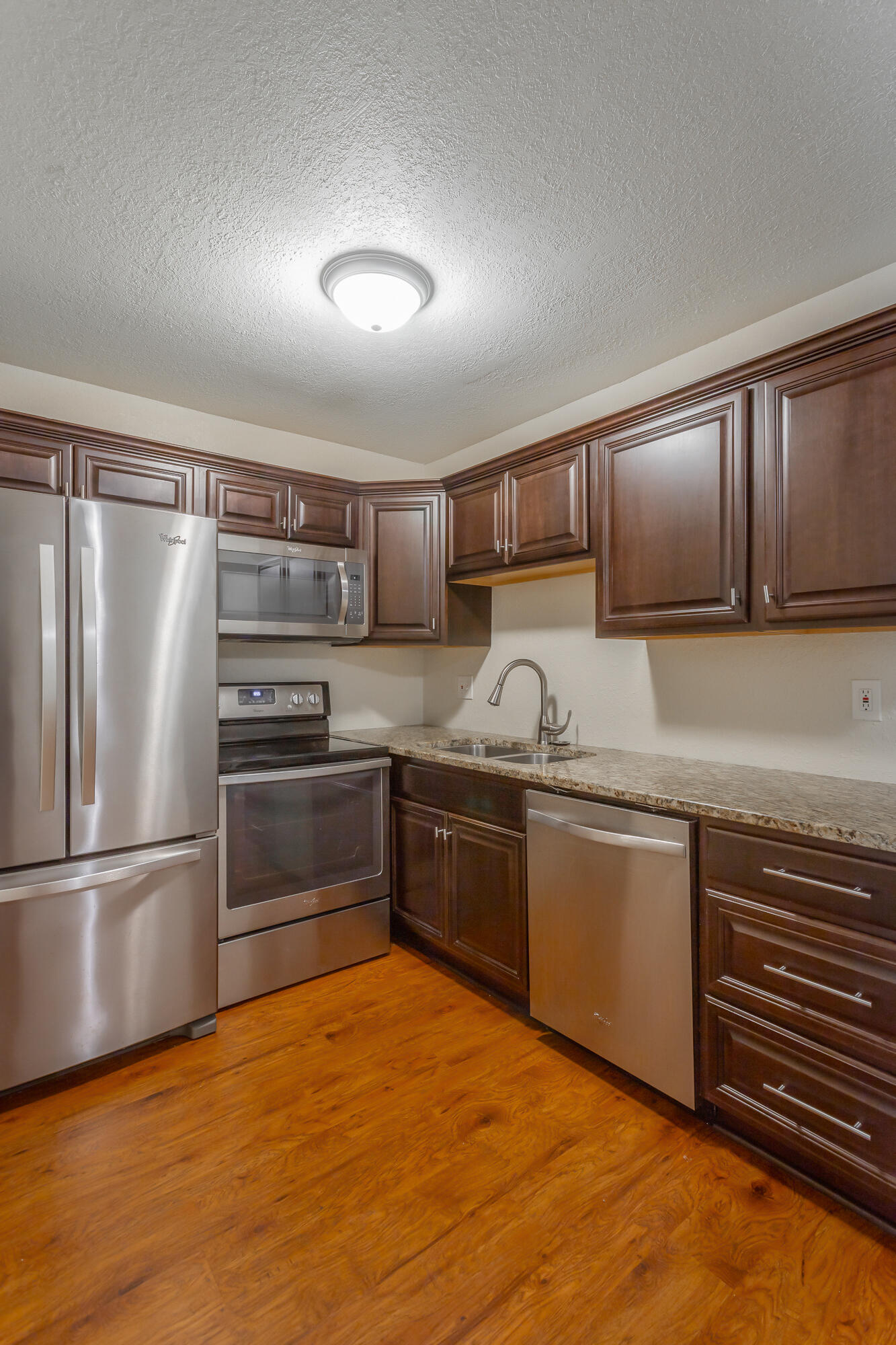 900 Mountain Creek Road, Unit Q263 Chattanooga, TN 37405 - Photo 10 of 36 900 Mountain Creek Road Unit Q263 HD-12