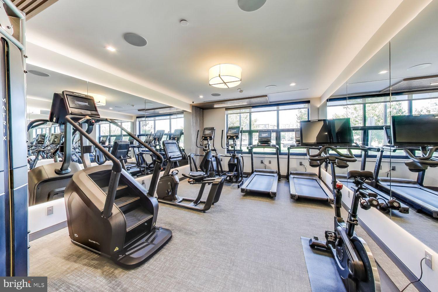 701 Swann Avenue, Unit 507 Alexandria, VA 22301 - Photo 17 of 26