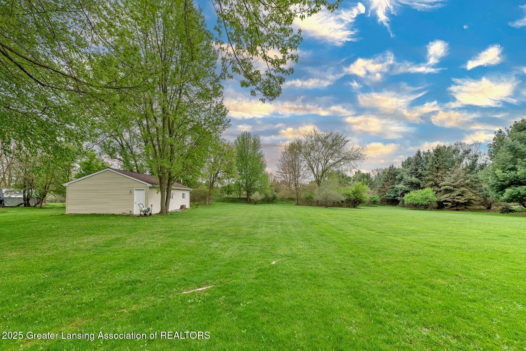 925 Button Road Okemos, MI 48864 - Photo 4 of 30 4