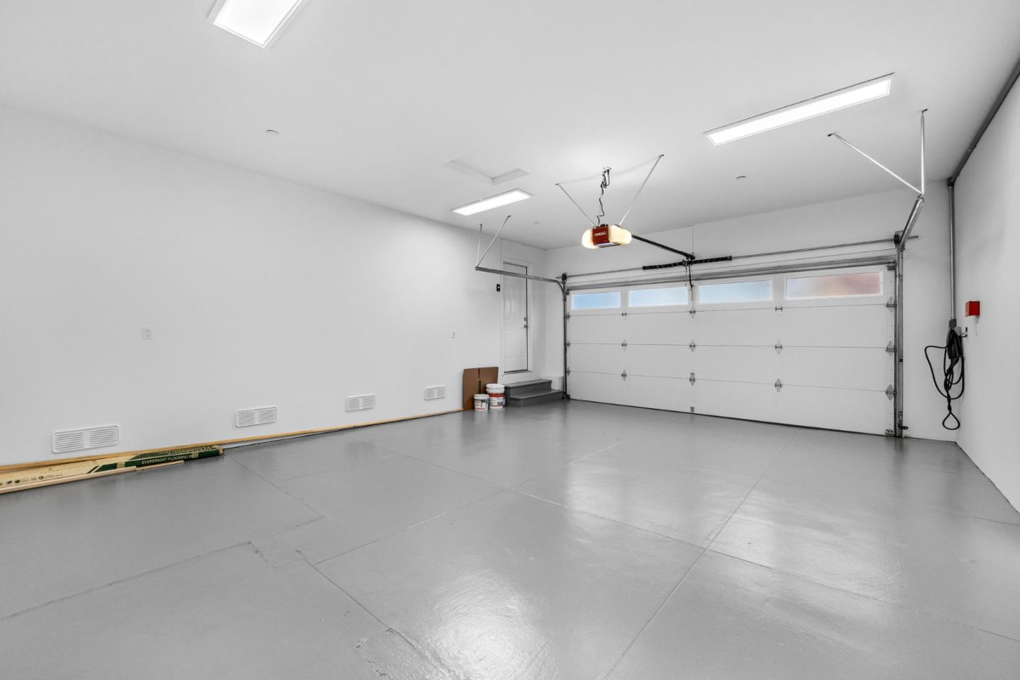 415 El Centro Road Hillsborough, CA 94010 - Photo 52 of 60 an empty room with a ceiling fan and window