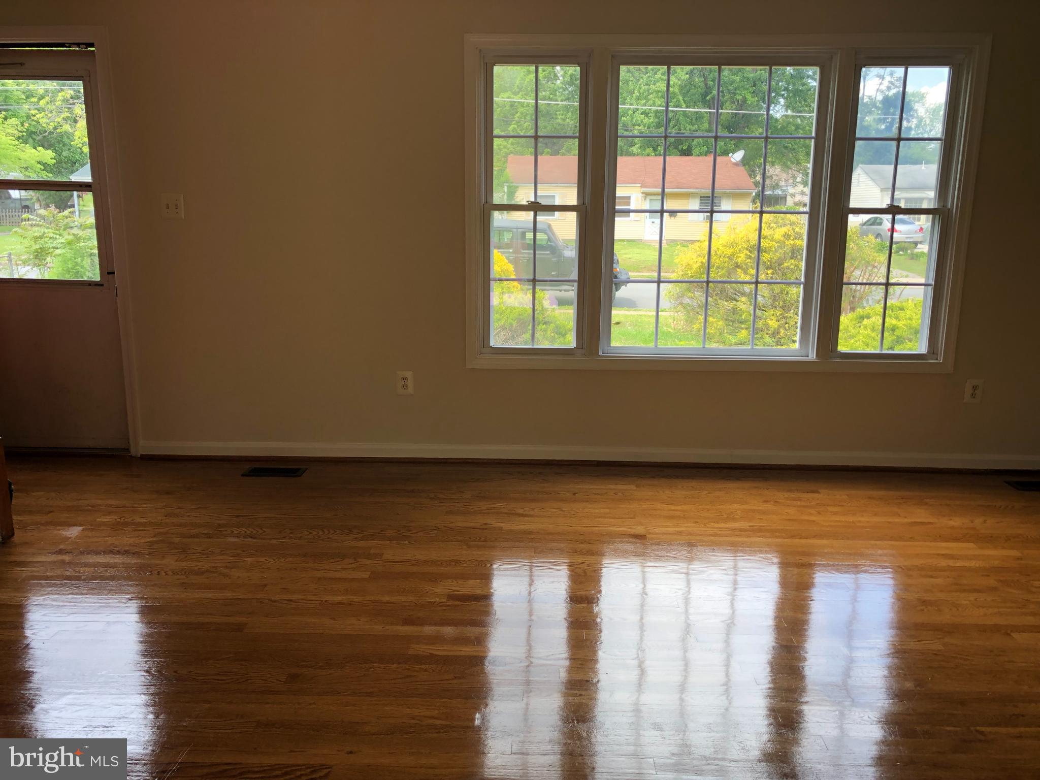 1419 Colchester Road Woodbridge, VA 22191 - Photo 3 of 38 Gallery Image 3