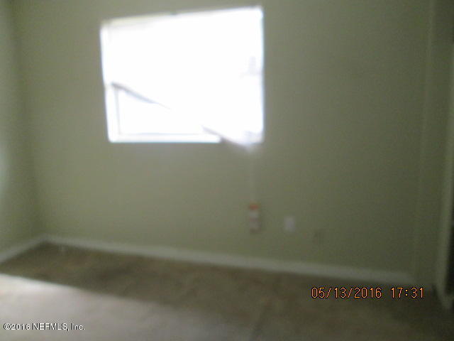 240 Collen Road North Jacksonville, FL 32218 - Photo 13 of 23 IMG_1856 (640x480)