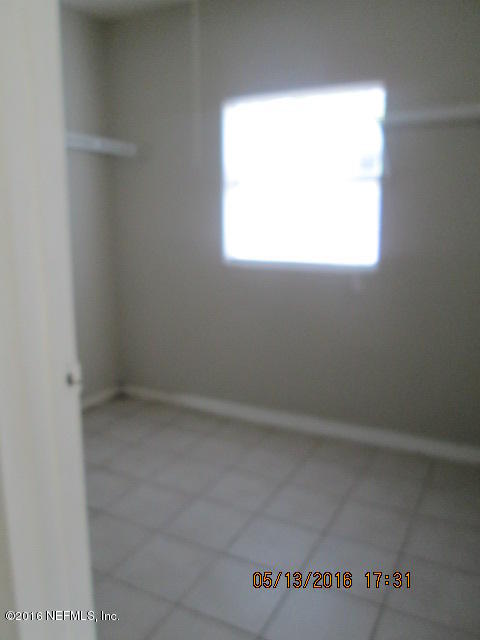 240 Collen Road North Jacksonville, FL 32218 - Photo 8 of 23 IMG_1844 (480x640)