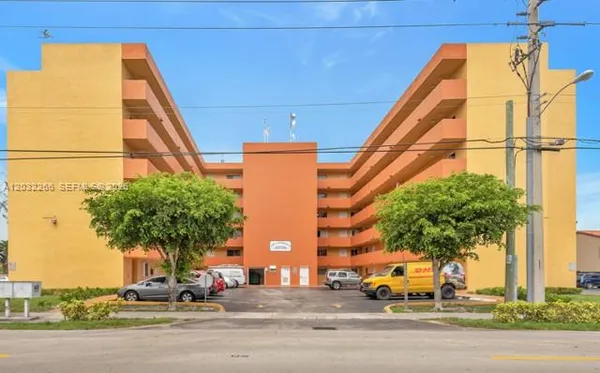 $1,700 | 2735 West 52nd Street, Unit 402, Hialeah, FL 33016