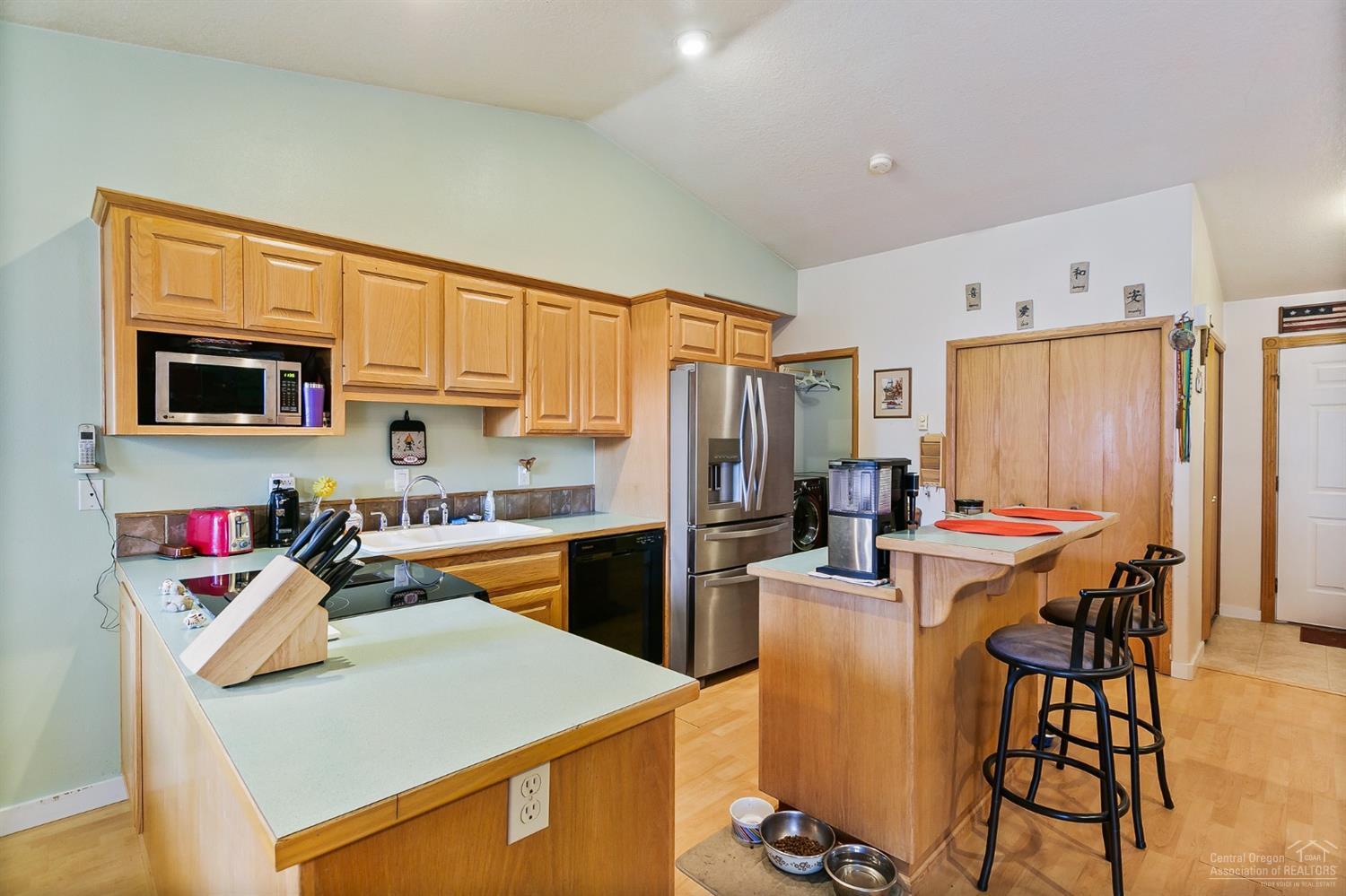 1727 Southwest 27th Street Redmond, OR 97756 - Photo 4 of 25 Gallery Image 4