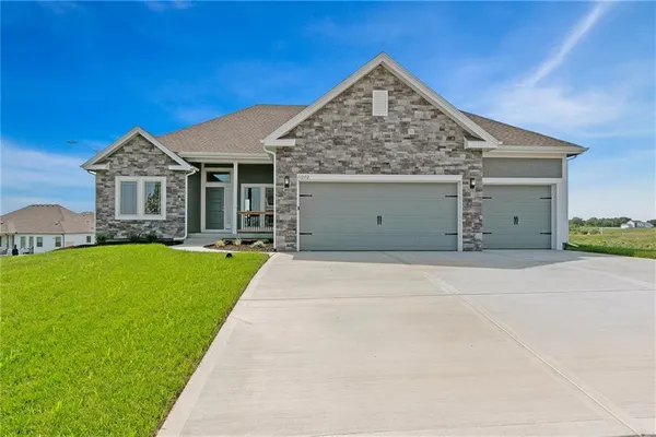 $489,180 | 9014 North Monroe Avenue, Kansas City, MO 64156