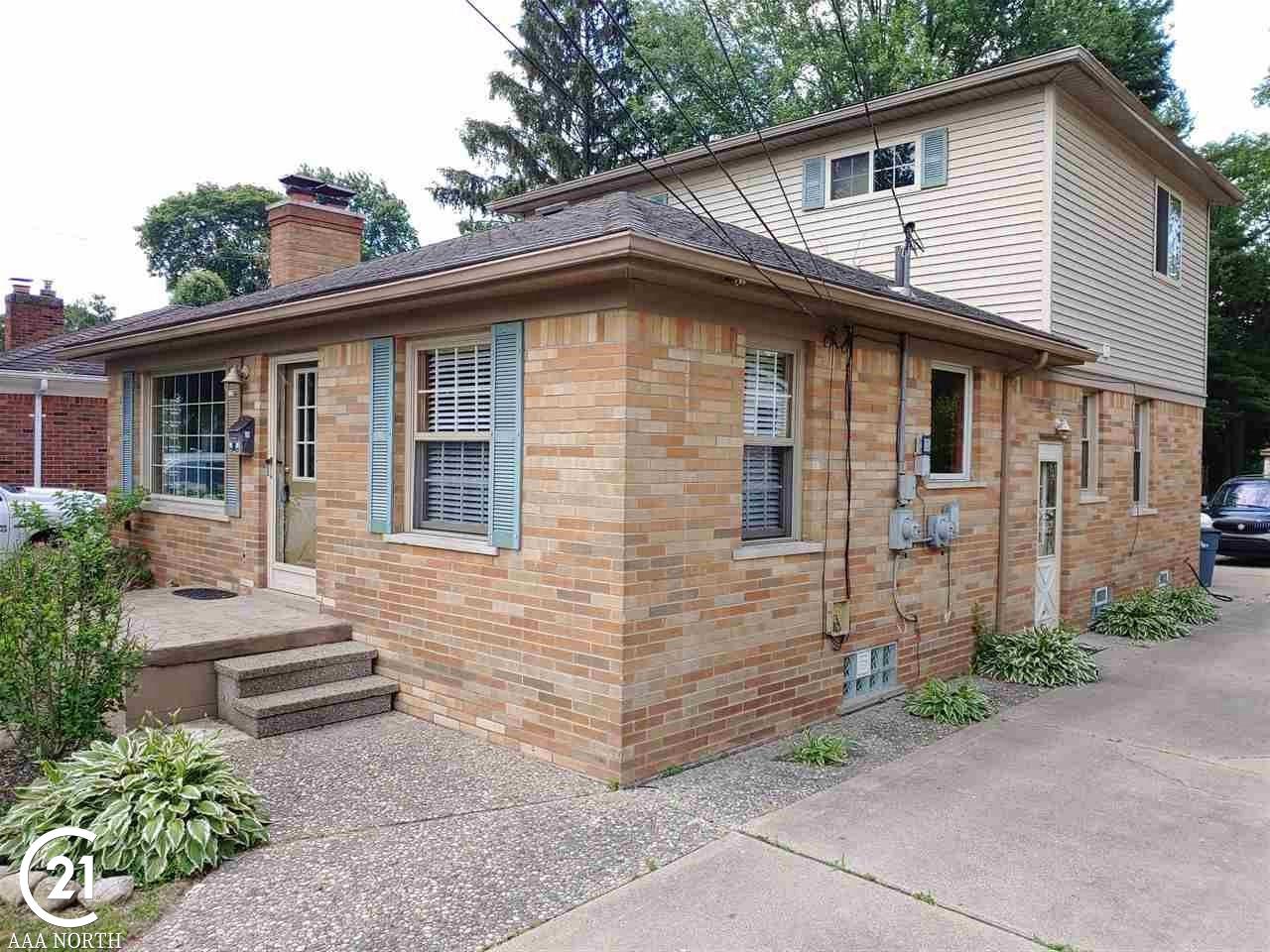 210 Riverside Drive Mount Clemens, MI 48043 - Photo 38 of 46 31385711-37.JPG