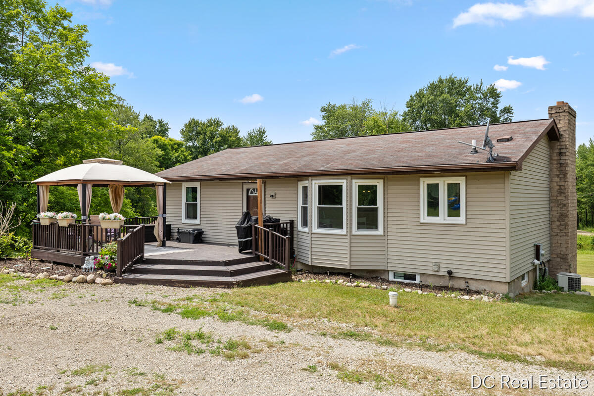 15721 West Almy Road Howard City, MI 49329 - Photo 27 of 35 15721-W-Almy_029