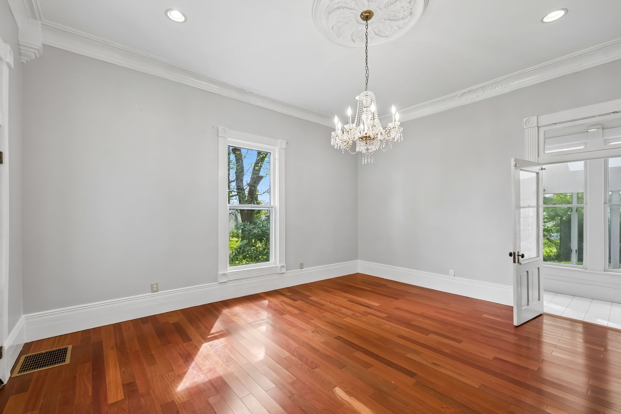 728 South Spring Street Manchester, TN 37355 - Photo 16 of 100