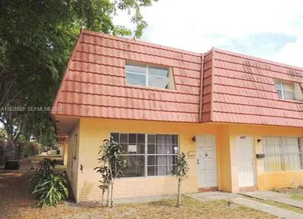 $1,850 | 5407 Northwest 27th Street, Unit D2, Lauderhill, FL 33313