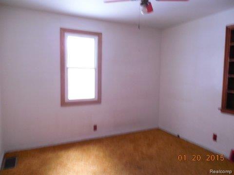 2195 Jones Road Waterford, MI 48327 - Photo 10 of 10 DSCN3992.jpg