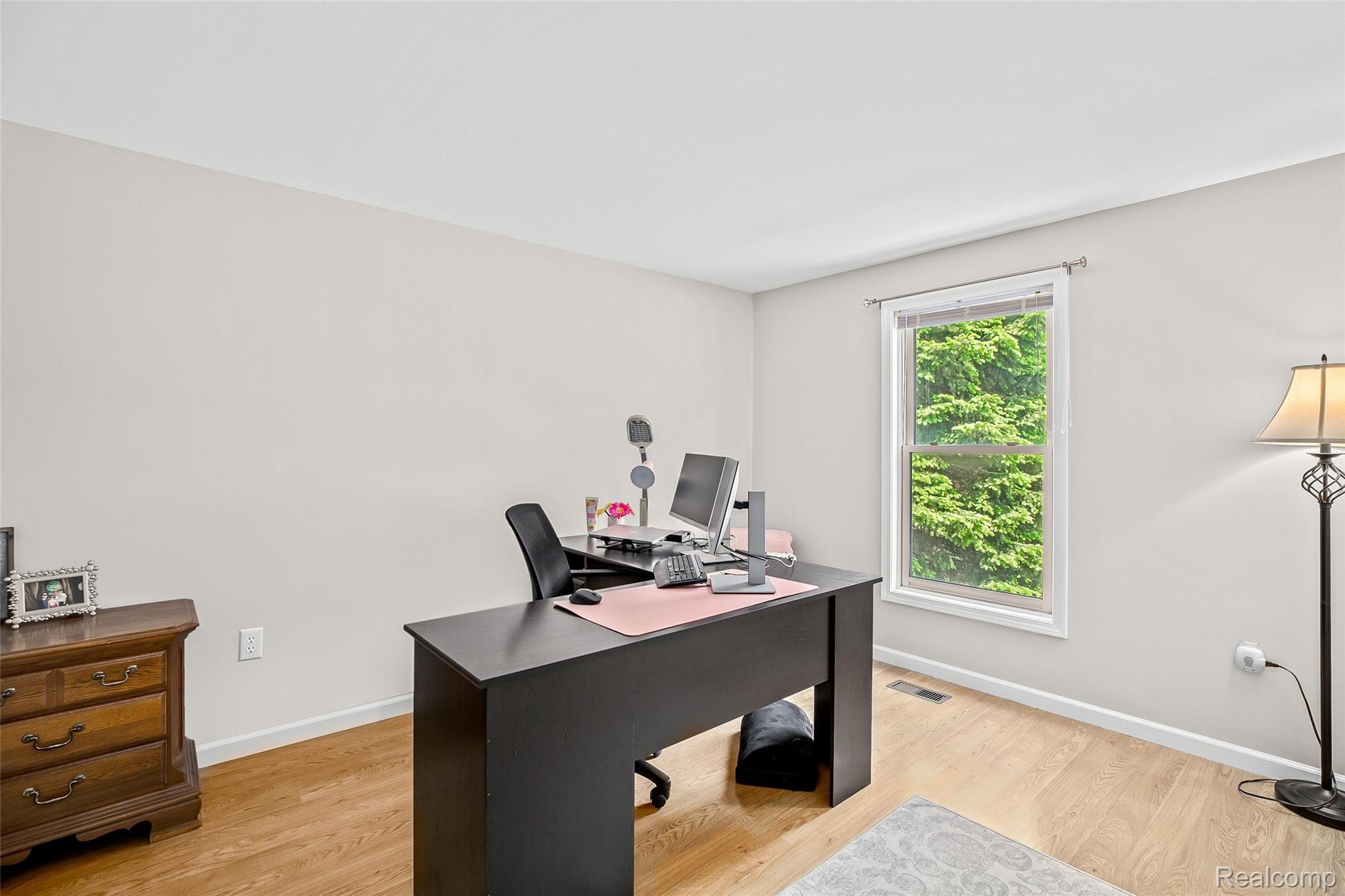728 Riverside Drive Linden, MI 48451 - Photo 13 of 51 23.Office