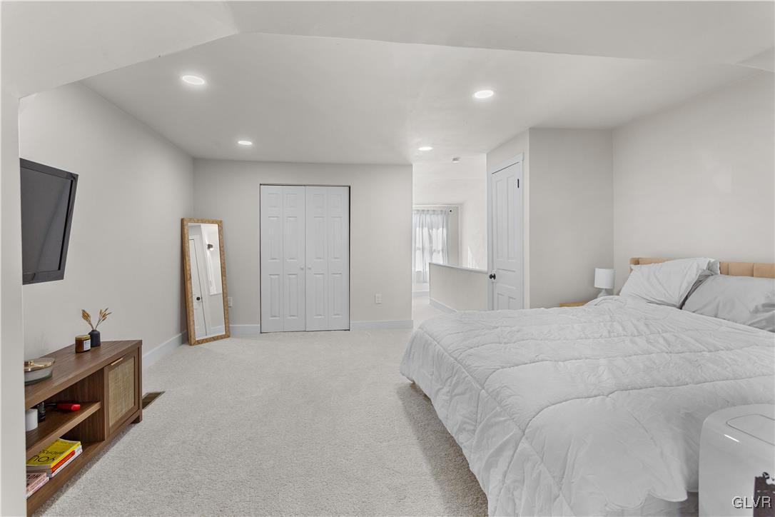 635 3rd Avenue Bethlehem, PA 18018 - Photo 17 of 18 a bed room with a bed and a television