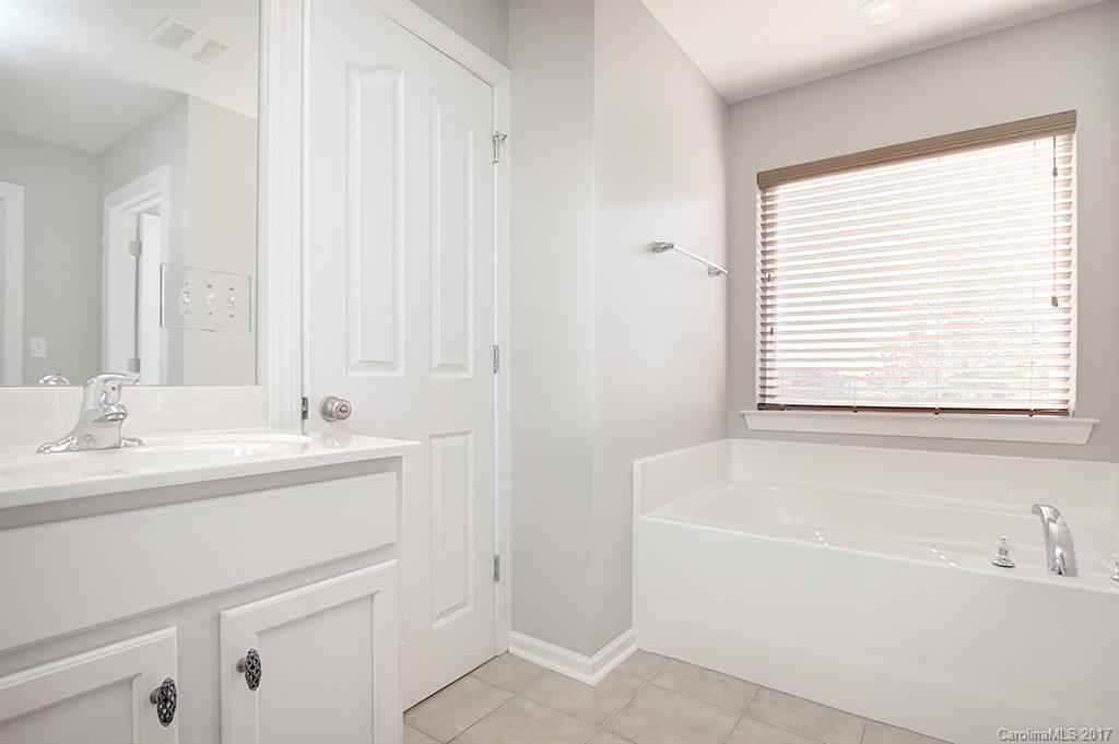 6409 Baltray Road, Unit 4 Charlotte, NC 28278 - Photo 13 of 24 Gallery Image 13