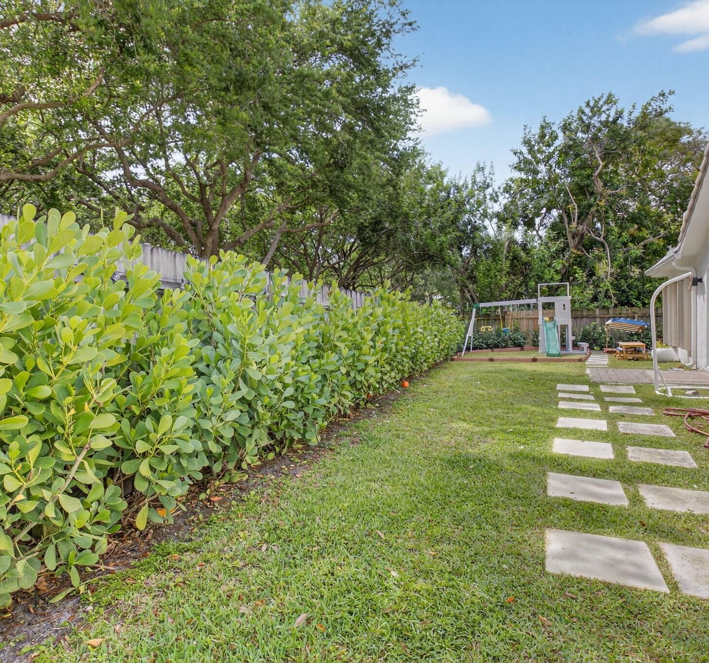 2402 Northwest 30th Street Boca Raton, FL 33431 - Photo 23 of 34 37-web-or-mls-DSC_2866
