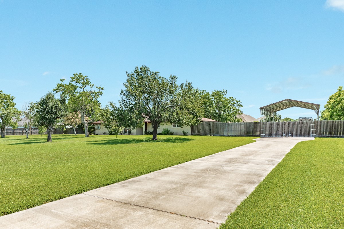 1412 Buchta Road Angleton, TX 77515 - Photo 21 of 48