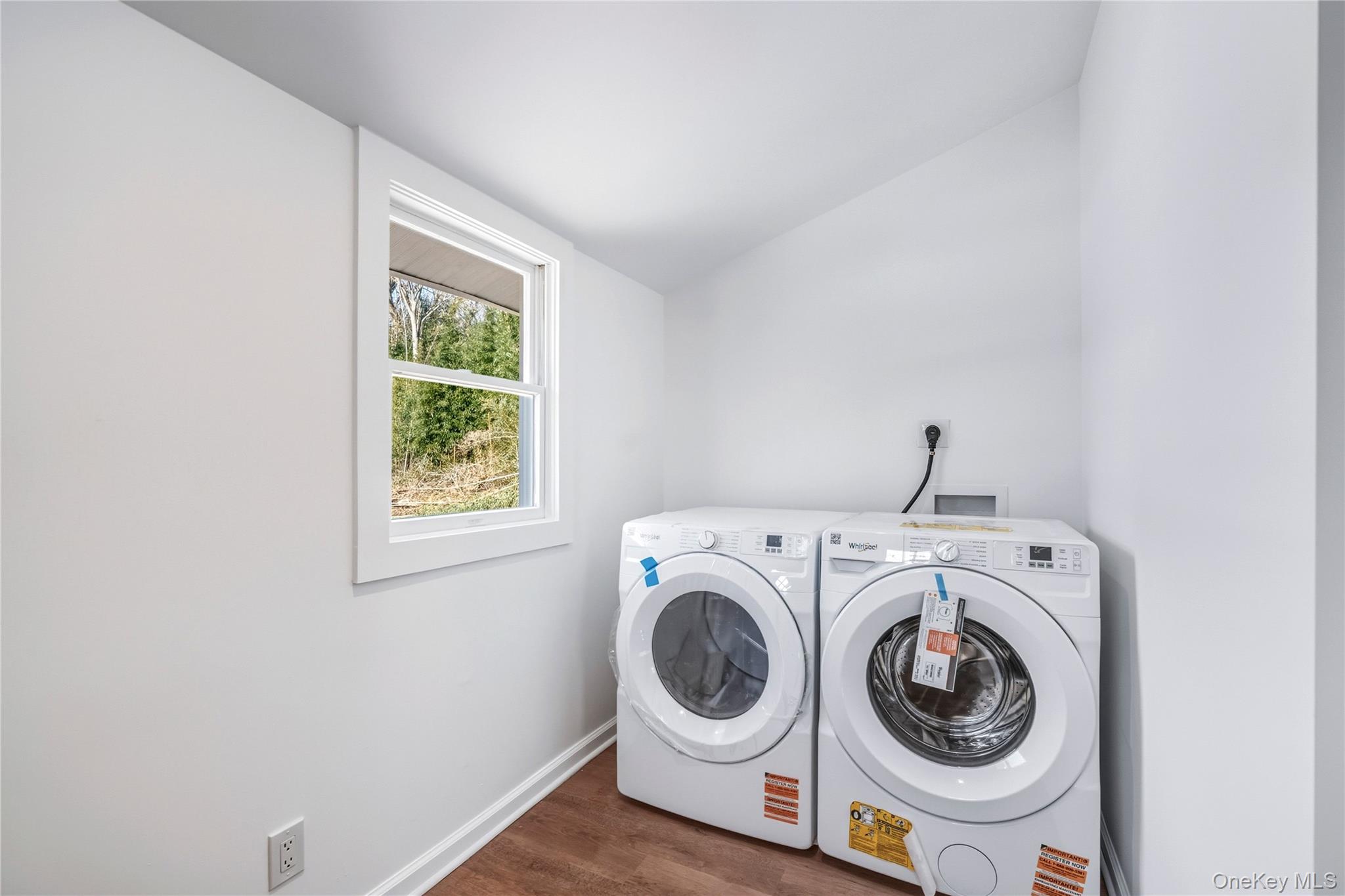 450 Munsell Road East Patchogue, NY 11772 - Photo 19 of 31 Laundry