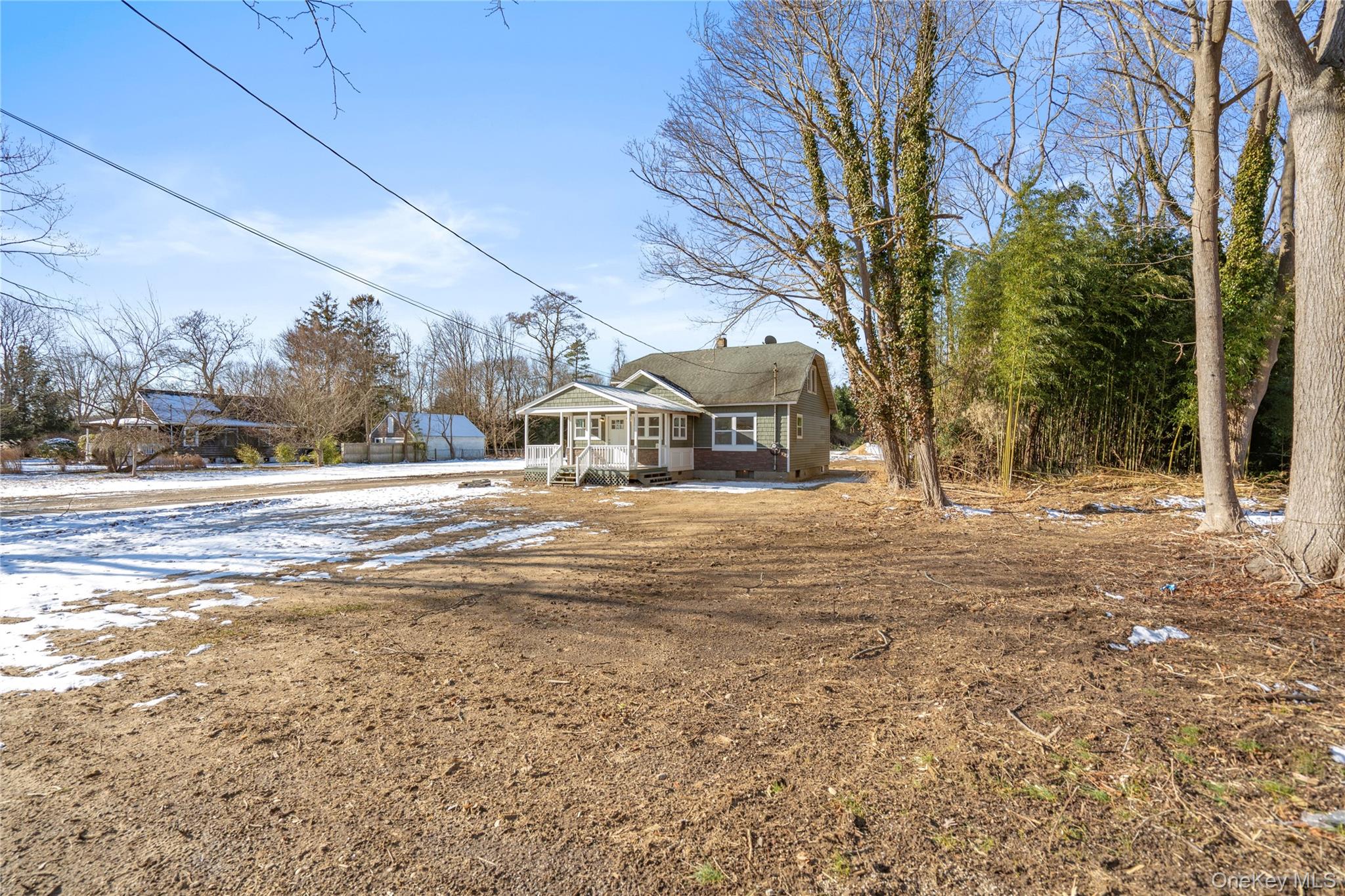 450 Munsell Road East Patchogue, NY 11772 - Photo 3 of 31 View of Front