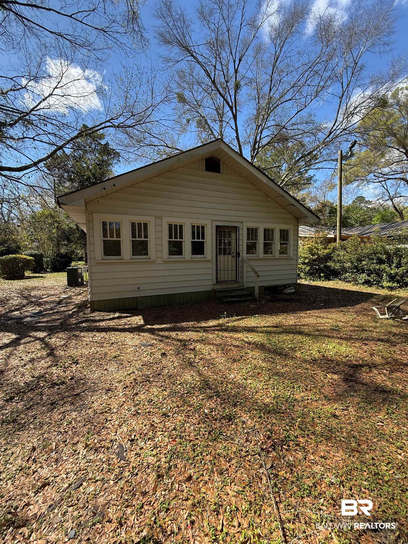 655 Mandrell Street Mobile, AL 36606 - Photo 11 of 12 Bungalow featuring entry steps