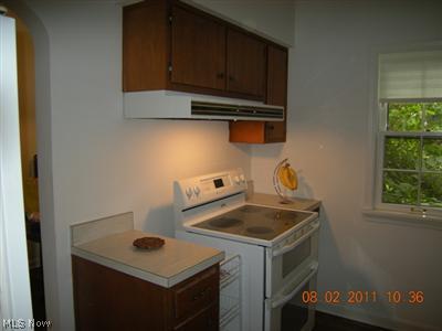 2599 Saybrook Road Cleveland, OH 44118 - Photo 9 of 18 ...A Look At The Oppoiste Side Of The Kitchen...