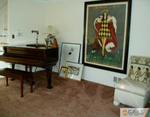 310 Dunhams Corner Road East Brunswick, NJ 08816 - Photo 6 of 8 Gallery Image 6