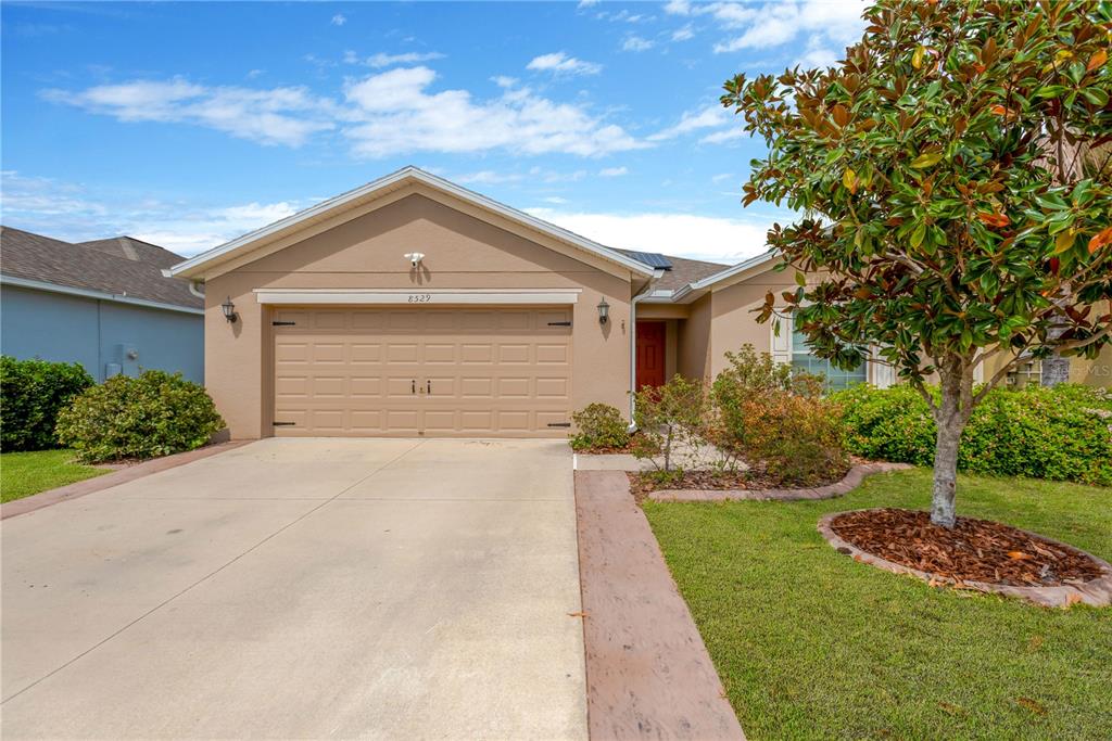 8529 Hunters Fork Loop Ruskin, FL 33573 - Photo 2 of 27