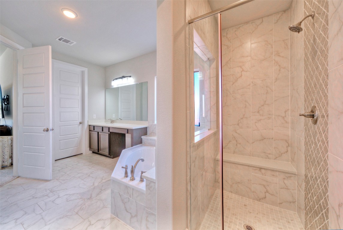 113 Shady Point Court Georgetown, TX 78628 - Photo 18 of 40