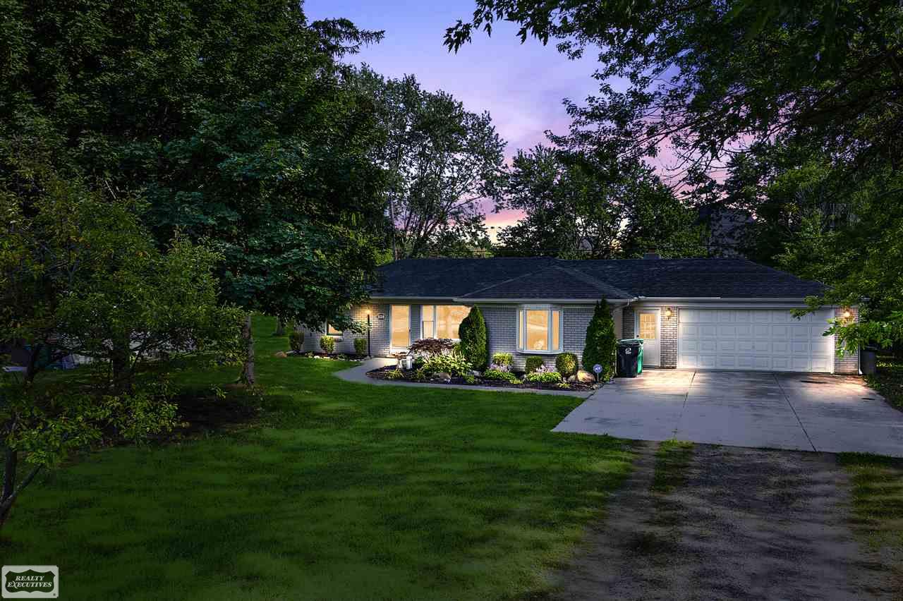 1128 East Gunn Road Rochester, MI 48306 - Photo 1 of 31 Gallery Image 1