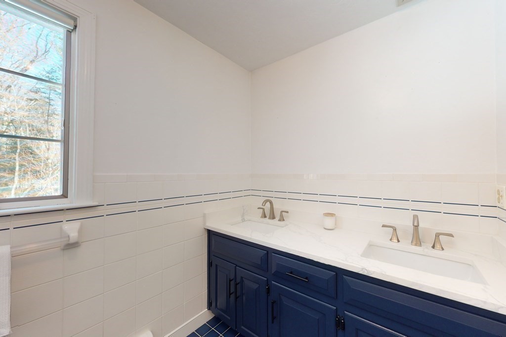 21 Dover Farm Road Medfield, MA 02052 - Photo 37 of 42 Gallery Image 37