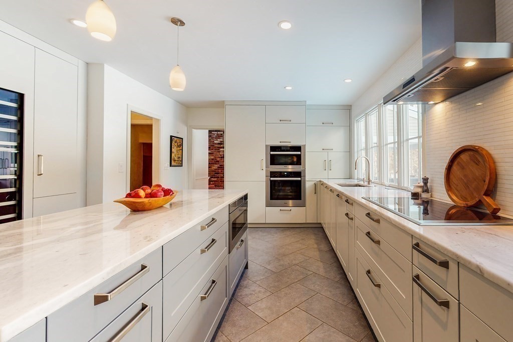 21 Dover Farm Road Medfield, MA 02052 - Photo 8 of 42 Gallery Image 8