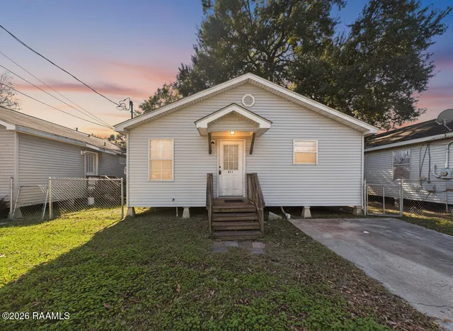 $900 | 611 Walker Road, Lafayette, LA 70506